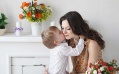 感恩母親節，一個月嫂育嬰師半個媽